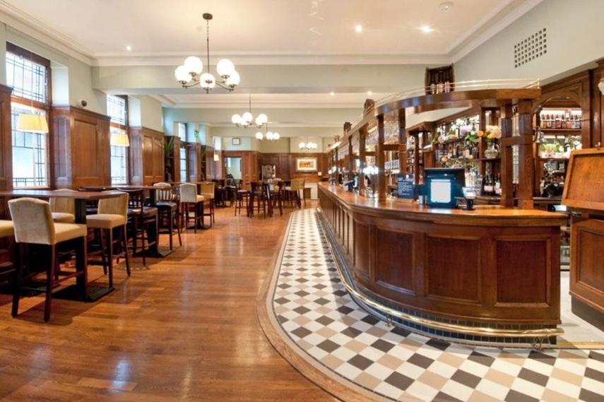 The Greenwood Hotel - Wetherspoon Northolt  Exterior foto